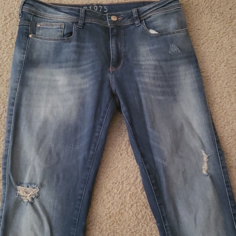 Jeans - Picture 2 of 3